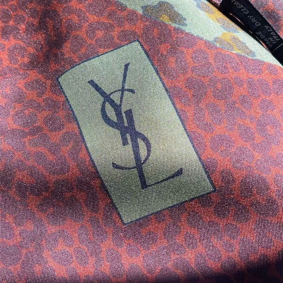 Vintage YSL Mega Silk Scarf in panther print - Picture 15 of 15